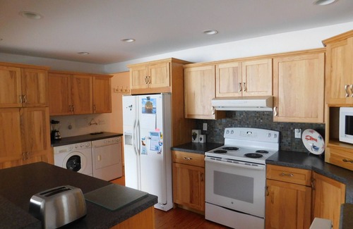 Raymond House | Comfortable lake house just 30' from Little Sebago Lake in quiet neighborhood