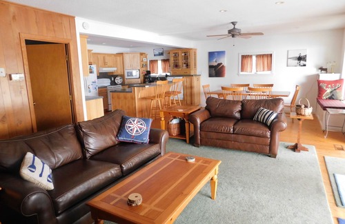 Raymond House | Comfortable lake house just 30' from Little Sebago Lake in quiet neighborhood