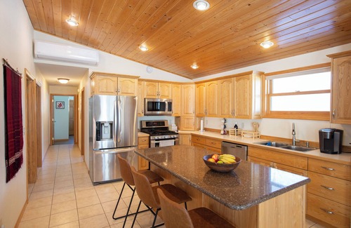 Deer River Cabin | Comfortable, modern, family-friendly cabin on 320-acre lake with many amenities