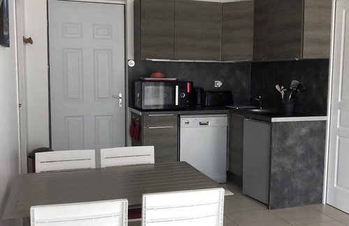 Le Pouliguen Apartment | Comfortable nest just a stone's throw from the sea