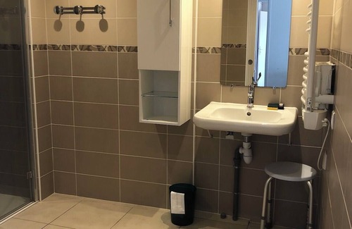 Le Pouliguen Apartment | Comfortable nest just a stone's throw from the sea