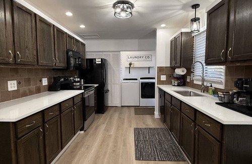 Fortville House | COMFORTABLE ONE STORY: 2 bed 1 bath in town Fortville. Sleeps 4. Newly Remodeled