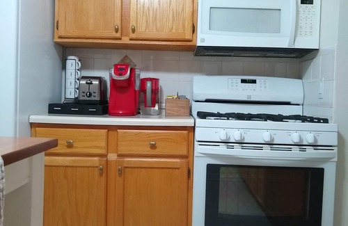 Evanston House | Comfortable place in Evanston! Close to Northwestern and Loyola University.
