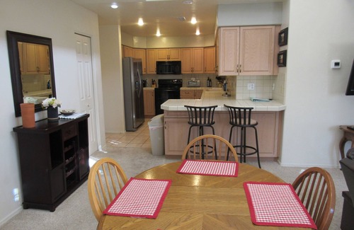 Prescott Country Club House | Comfortable Prescott Country Club Townhome to Relax and Entertain Guests