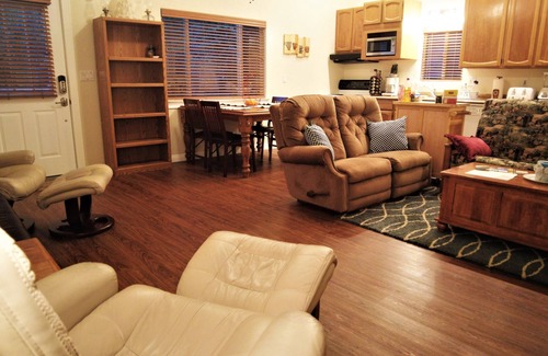 Arden-Arcade Apartment | Comfortable Quite Private In-Law Suite in the Heart of Sacramento