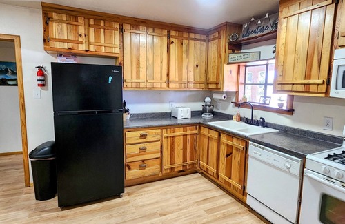 Blue Cabin | Comfortable ranch style cabin with prime location to both Arizona and New Mexico