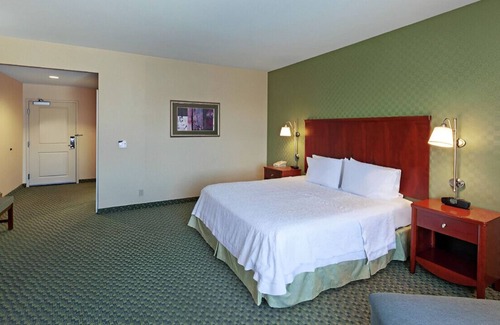 Borderland House | Comfortable Room! Free Airport Transfer!