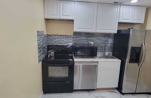 Bowie House | Comfortable Room in a basement in Bowie near Toyota, Baysox Stadium & More.