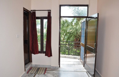 Tapovan Villa | Comfortable Room in Tapovan