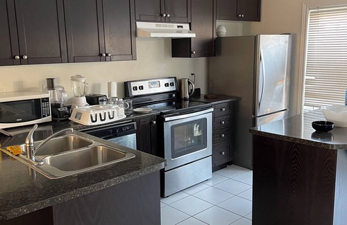 Brampton House | Comfortable Room & Private Washroom. Free Parking!