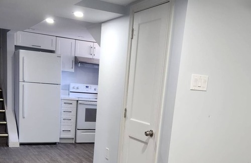 Whitby House | Comfortable Room with shared bathroom and kitchen in the heart of the city.