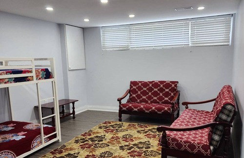 Whitby House | Comfortable Room with shared bathroom and kitchen in the heart of the city.