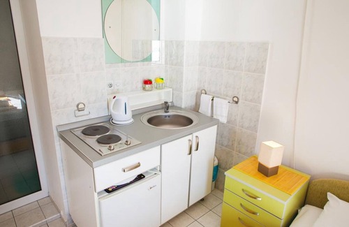 Petrovac Apartment | Comfortable Stay with Sea View in Petrovac - Standard Studio with Shared Balcony 1