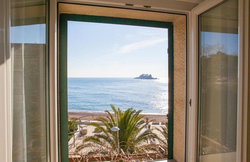 Petrovac Apartment | Comfortable Stay with Sea View in Petrovac - Standard Studio with Shared Balcony 1
