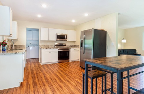 Kapoho House | Comfortable, single-level retreat with fast WiFi & washer/dryer - dog-friendly