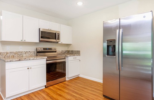 Kapoho House | Comfortable, single-level retreat with fast WiFi & washer/dryer - dog-friendly