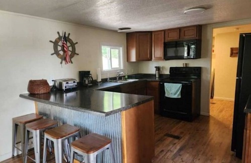 Warsaw Hotel | Comfortable Stay in Aprtment w/Pool Access, Community Fire Pit, and Lake Access