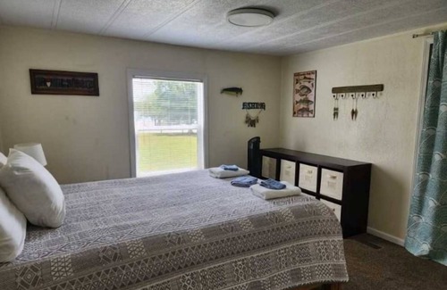 Warsaw Hotel | Comfortable Stay in Aprtment w/Pool Access, Community Fire Pit, and Lake Access