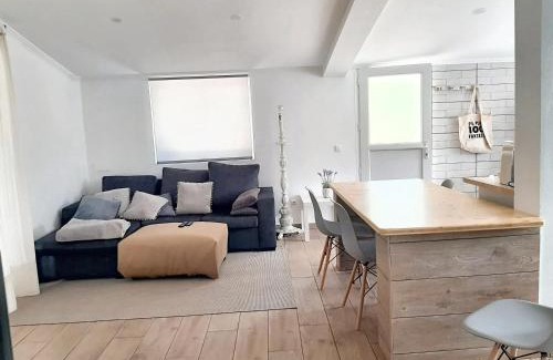 Santo Andre Apartment | Comfortable Studio in Santiago do Cacém, private pool, 65 m²