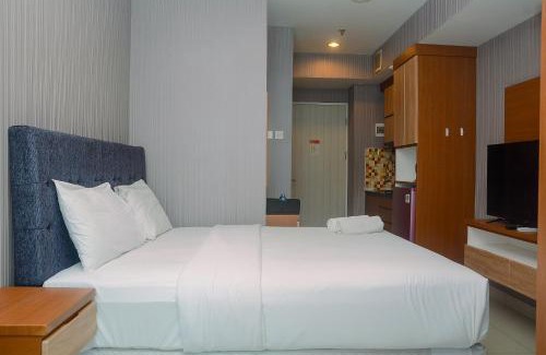 Pekayon Jaya Apartment | Comfortable Studio Grand Kamala Lagoon Apartment By Travelio