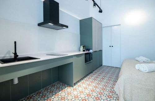 Nou Moles Apartment | Comfortable Studio in Valencia left