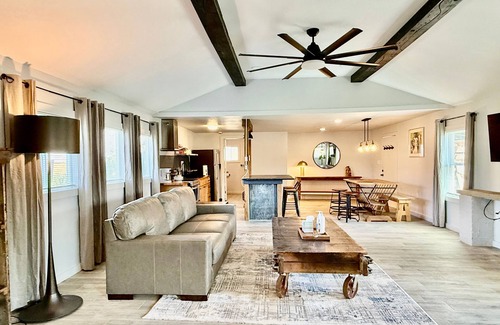 Central Oklahoma City Apartment | Comfortable Studio With Modern Touches 9A