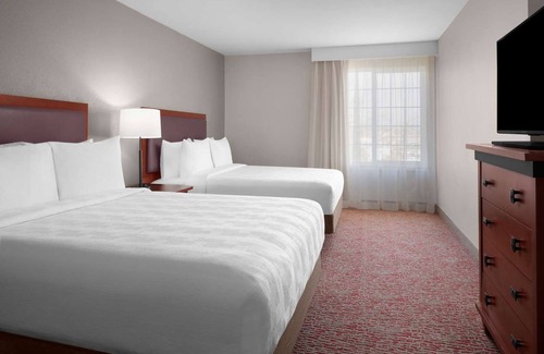 East Roseville Parkway Hotel | Comfortable Suite w/Full Kitchen, Close to Miners Ravine Nature Reserve!