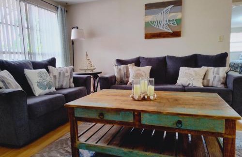 Embassy Hills House | Comfortable, Sunny, Quiet Neighborhood