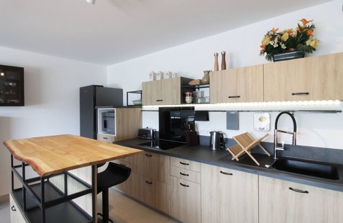 Aix-les-Bains Apartment | Comfortable T3 with terrace and garage!