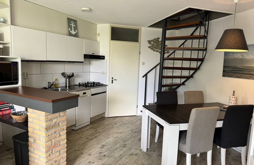 Brouwershaven House | Comfortable vacation home harmoniously nestled in the Port Greve park - Zeeland