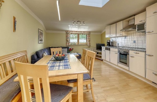 Eschlkam Apartment | Comfortable vacation apartment (100 sqm) with free WLAN