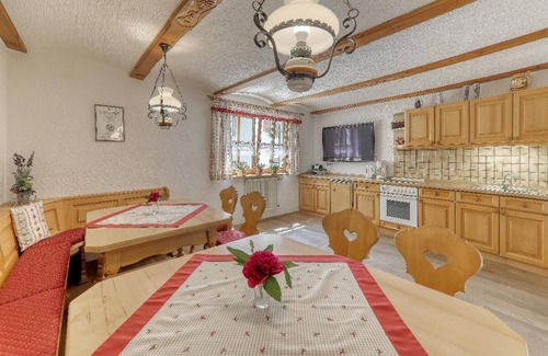 Eschlkam Apartment | Comfortable vacation apartment (100 sqm) with free WLAN