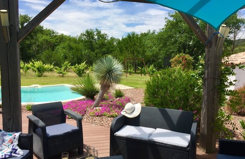 Vailhauques Villa | Comfortable vacation villa with swimming pool in the countryside on the outskirts of town