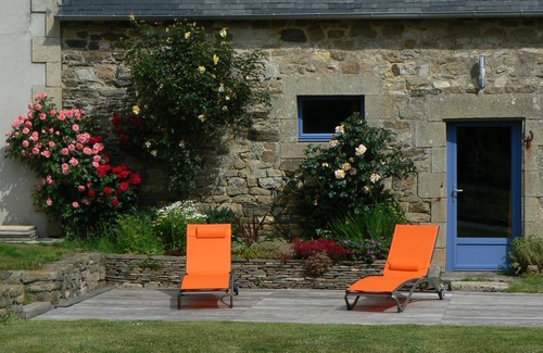 Plomodiern House | Comfortable vacation home in the country of myths and legends