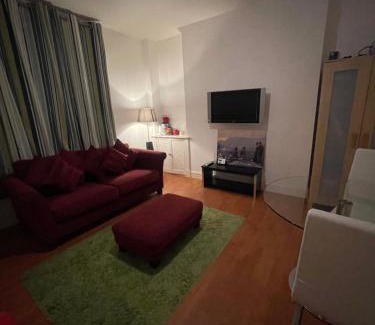Aberdeen West End Apartment | Comfy 1 bed Workers Apartment