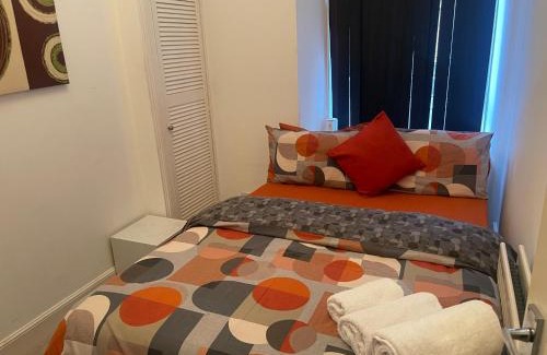 Aberdeen West End Apartment | Comfy 1 bed Workers Apartment