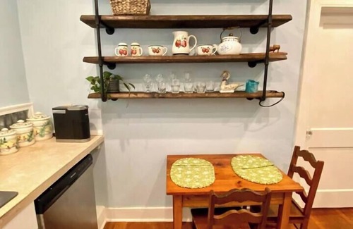 Greater Belhaven Apartment | Comfy 1 BR unit across from Belhaven Town Center
