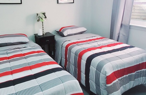 Leisure World House | Comfy 2 bdrm unit w/King size bed & Free parking.