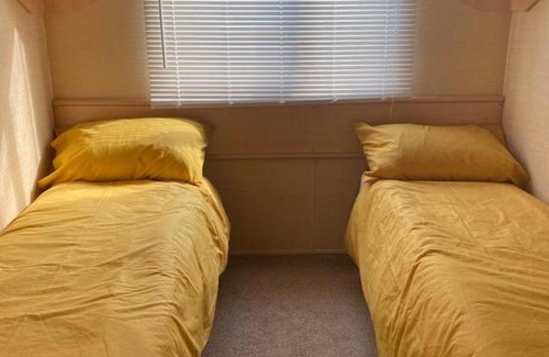 Seasalter Apartment | Comfy 2 bed holiday caravan