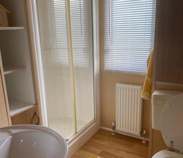 Seasalter Apartment | Comfy 2 bed holiday caravan