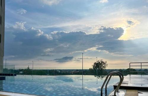 Larut Apartment | Comfy 2 Bedder Retreat Homestay near Taiping Lake Garden with Netflix
