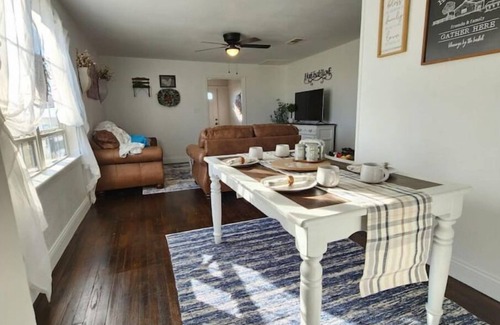 Canyon House | Comfy 2 bedroom home, near Palo Duro Canyon!
