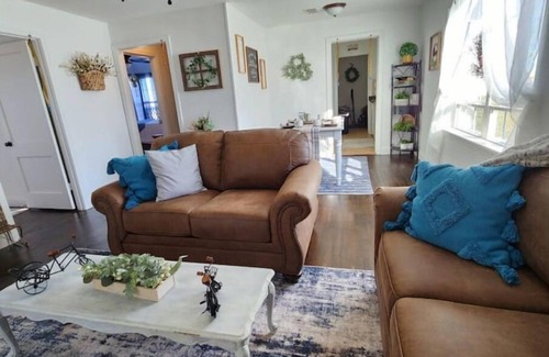 Canyon House | Comfy 2 bedroom home, near Palo Duro Canyon!