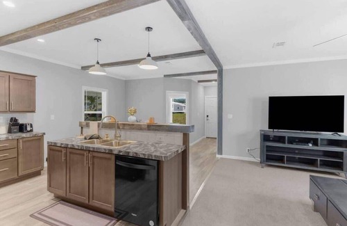 Dade City House | Comfy 2 Bedroom home, Dade City!