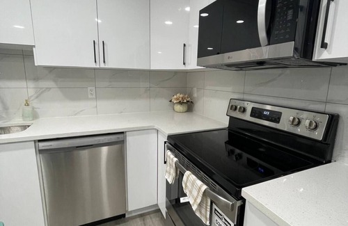 Southwest Edmonton Apartment | Comfy 2BR Basement Getaway