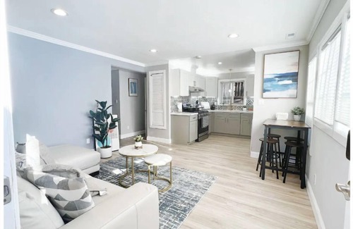 South Berkeley Apartment | Comfy 2BR Near UCB 8 Min Drive.