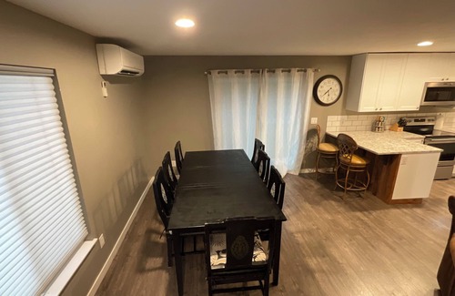 East Wenatchee House | Comfy 3-bed bungalow in East Wenatchee, where nearby adventures await.