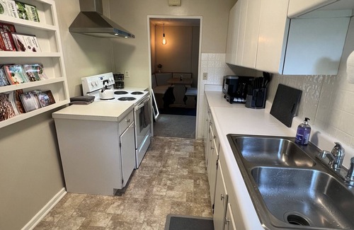 Lincoln House | Comfy 3-Bedroom Vacation Home with Garage Parking!