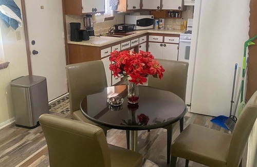 Midwest City House | Comfy 3 Bedroom with smart TV and WiFi near Tinker