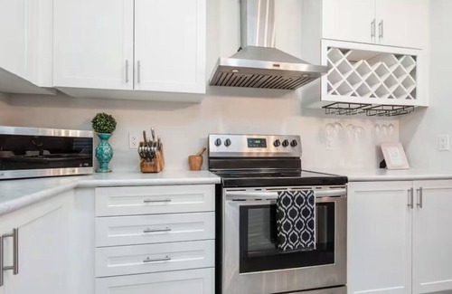Woodstock House | Comfy 3bed Woodstock Escape Upper Level home with 2nd floor Living Room,AC +more